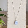 Blauwe Chalcedoon Edelsteen Hangertje | Rust & Communicatie | De Helende Steen