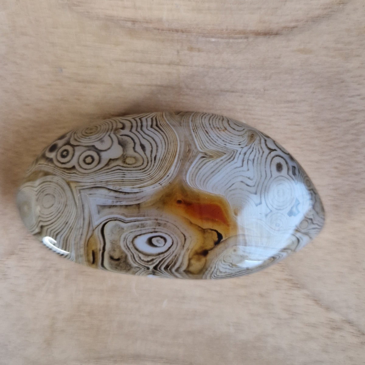 Sardonyx Handsteen | Bescherming & Innerlijke Kracht | De Helende Steen