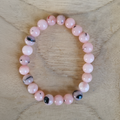 Roze opaal armband close-up