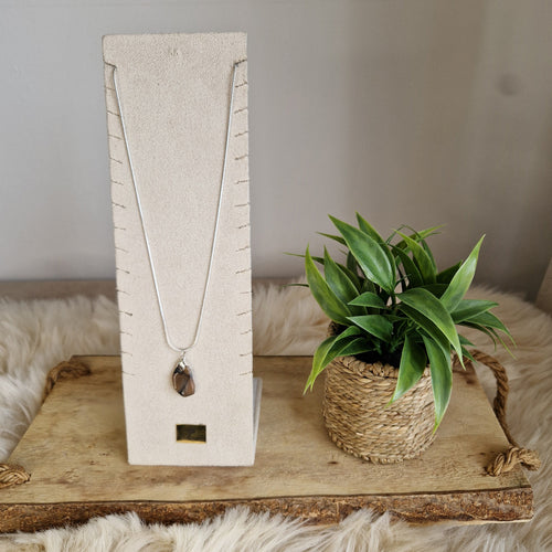 Chiastoliet Hangertje